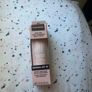 e.l.f. Halo Glow Skin Tint - 18 Rich Neutral (Beige/Light Brown)